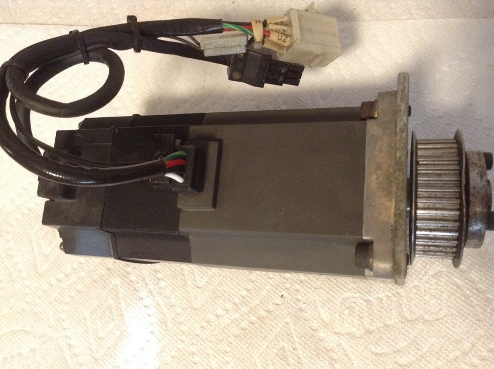 Mitsubishi HC-MF73B Motor