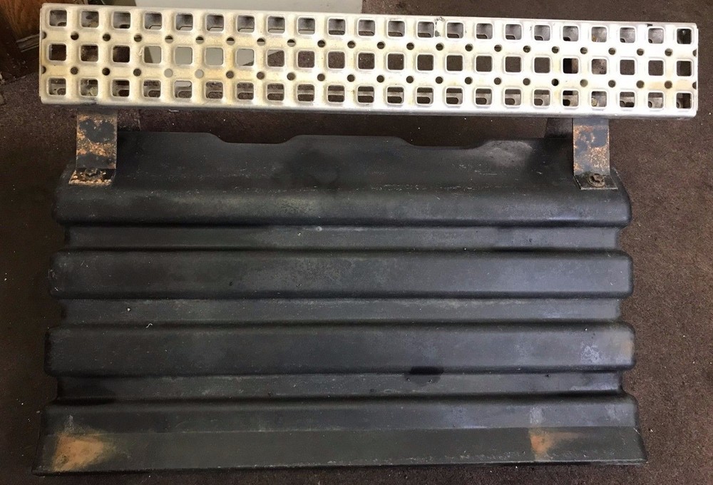 VOLVO BATTERY BOX WITH STEP 8073378