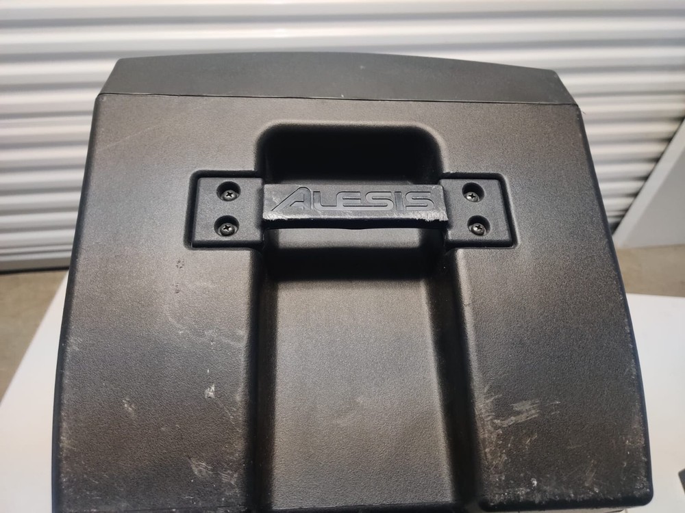 Alesis Gigamix 8FX Powered Mixer *