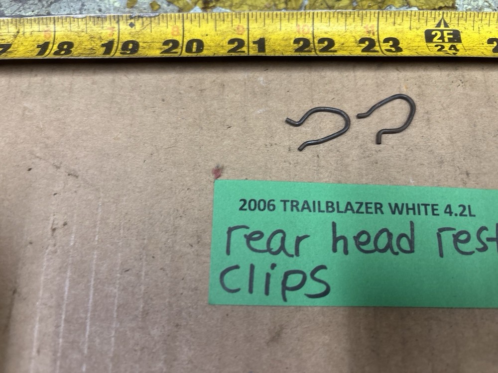 02-09 Trailblazer Rear Seat Fold Down HeadRest Clips