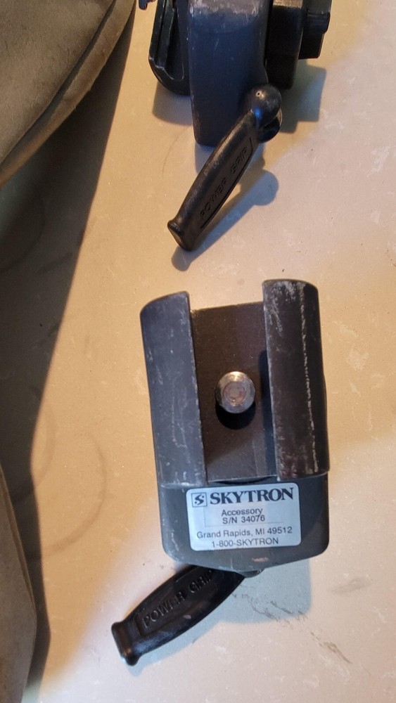skytron stirrup with brackets, right & left padded