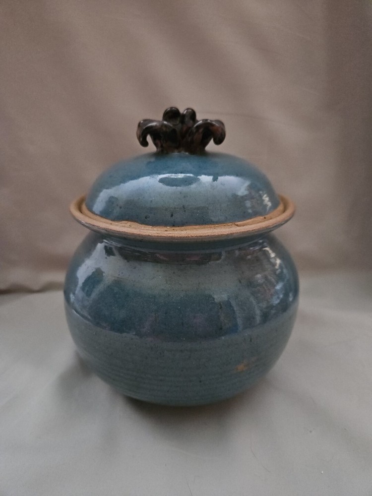 Handmade Studio Art Pottery w/ Flowered Handled Lid Signed Glyde Glazed Blue