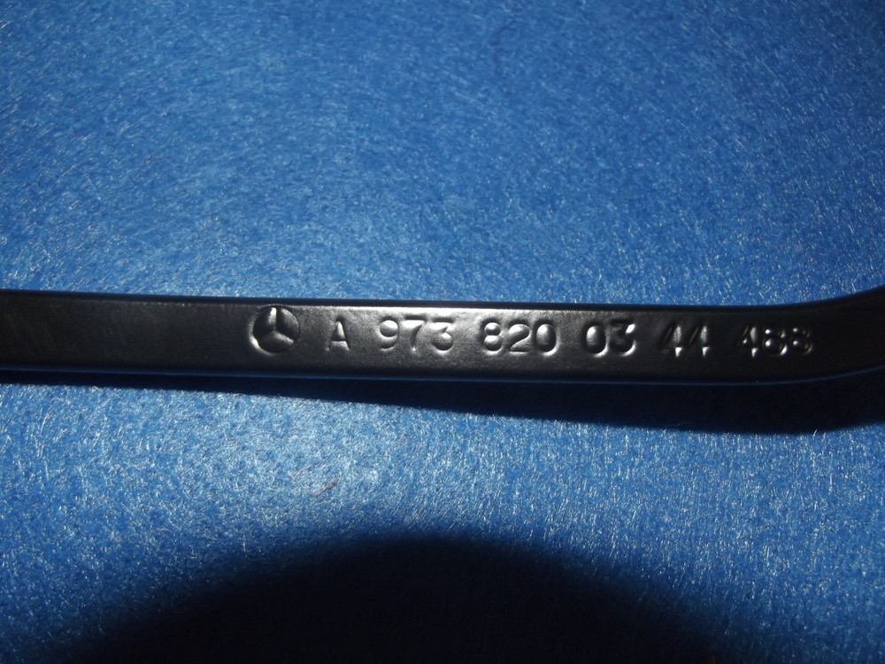 MERCEDES WIPER ARM