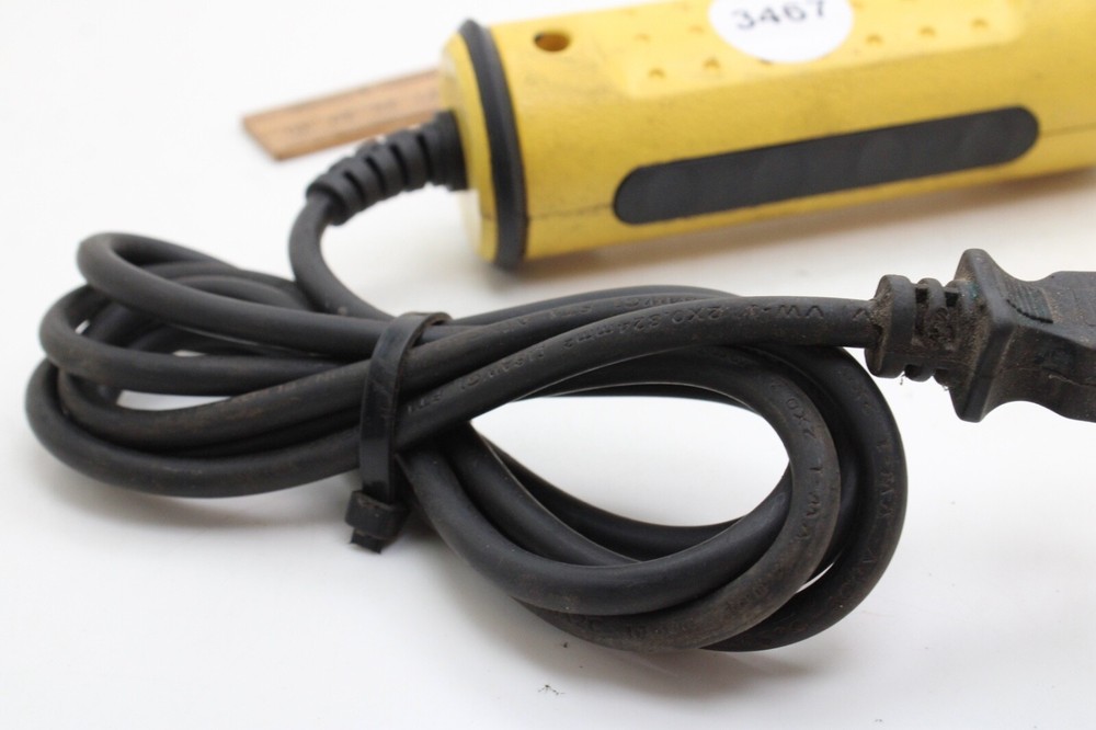 Intertek 18 LED 25 WattHanging Corded Work Light Works