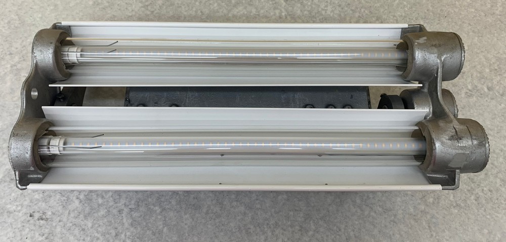 Larson EPL-24-2L-LED-D-V2-SFC-30K Dimmable Explosion Proof LED Spray Booth Light