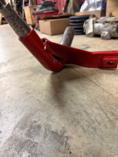 GEHL FORAGE WAGON LH FRONT SPINDLE