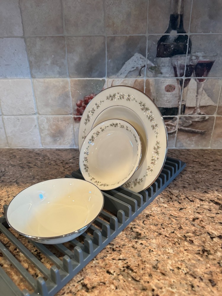 Lenox Fine China Brookdale 8 Piece Setting