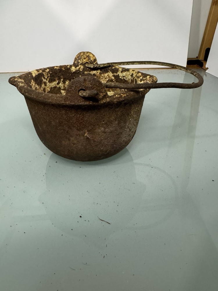 Wesco antique Smelting pot dual spout with handle