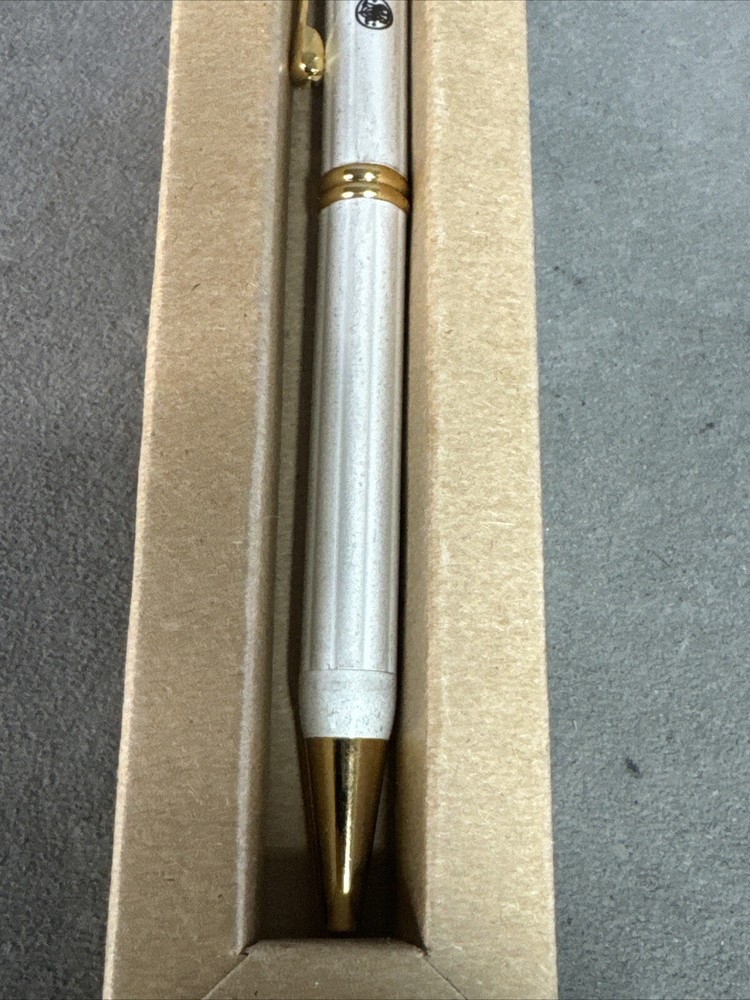 BARLOW REFILLABLE WRITING PEN ADVERT SMITH & WESSON WHITE & GOLD Preowned