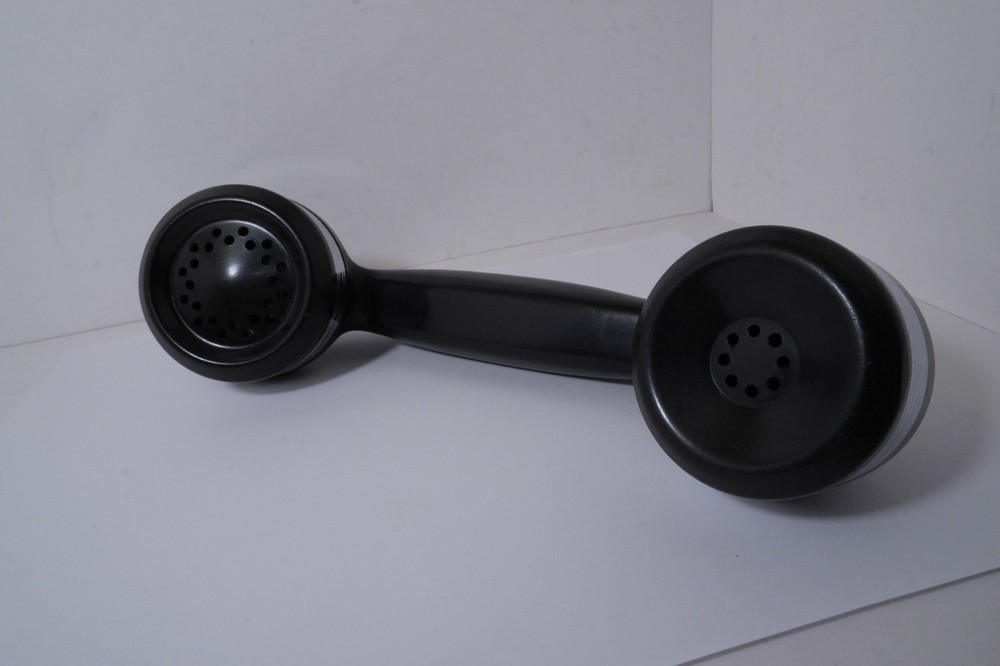 One AUTOMATIC ELECTRIC Chrome Banded HANDSET Cleaned & Tested But No Elements