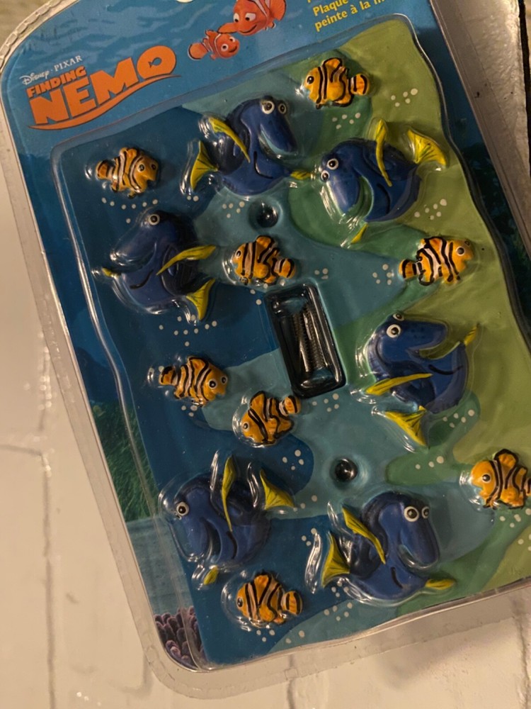 2005 AmerTac Disney Finding Nemo Hand Painted Wallplate