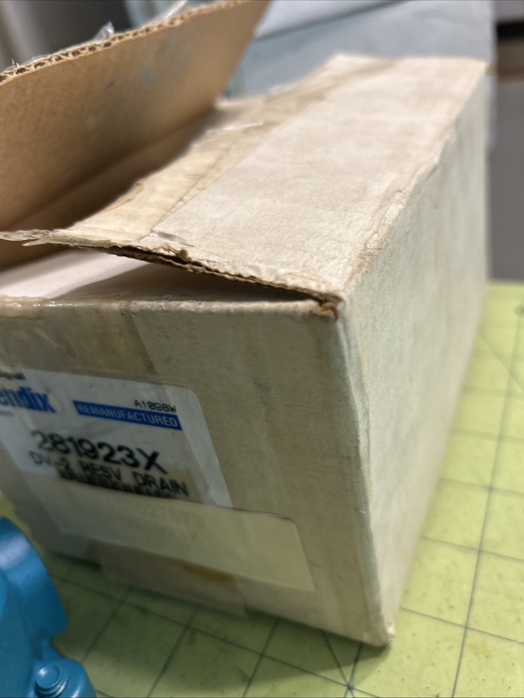 Bendix 281923X Automatic Drain Valve