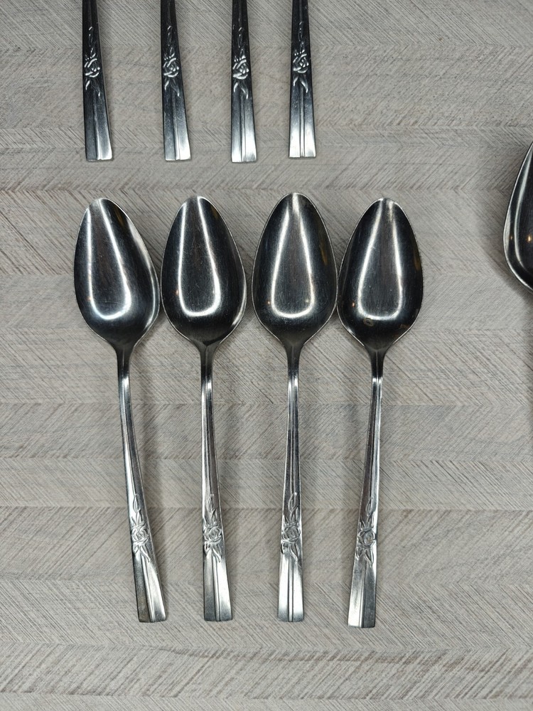 Vintage Epic Custom Stainless Flatware Floral Rose Service Set For 4