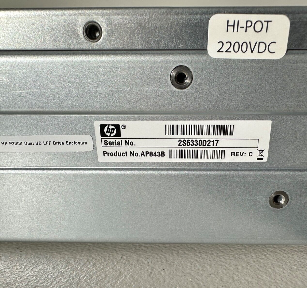 HP StorageWorks (FCLSE-0801) Storage Array / NO HDDs / P2000 - AP843A