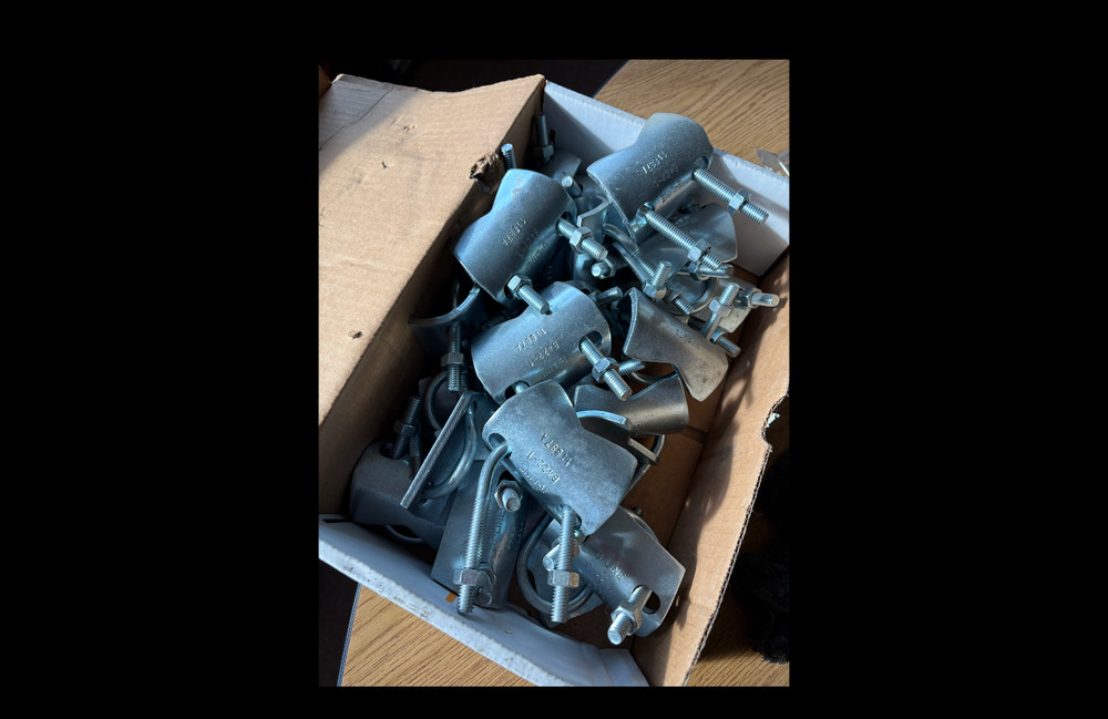 right angle clamp B422-1 ZN Boxes of 25