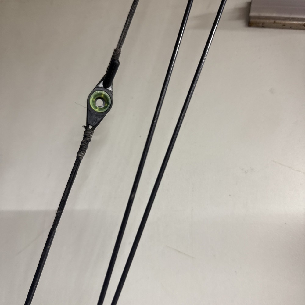 Vintage Browning Legacy Compound Bow LE4A 50# RH Pull 35"