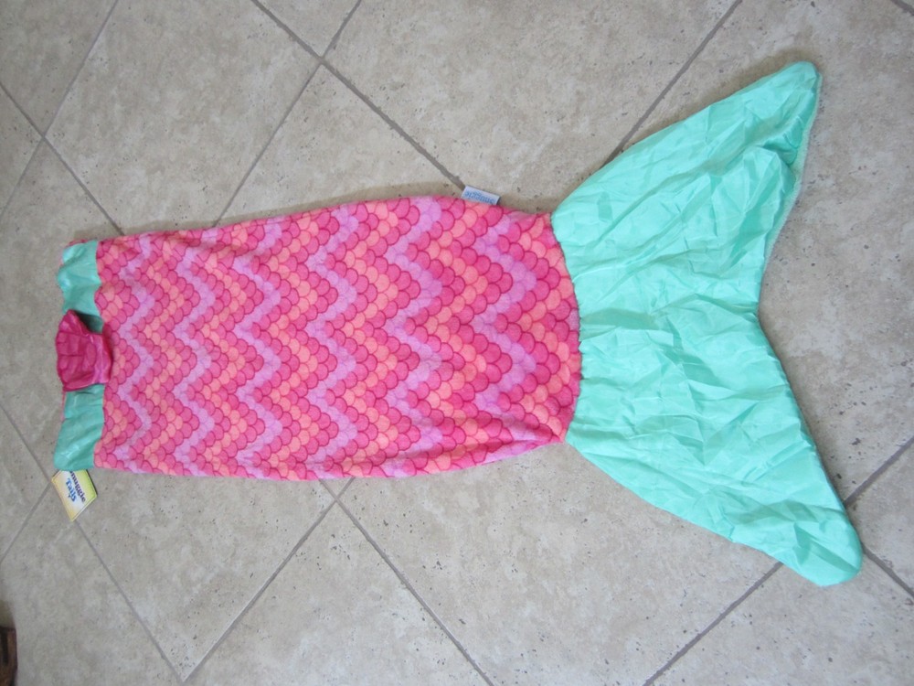 NWT Mermaid Snuggie Tails