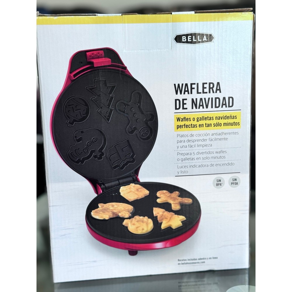 Bella Christmas Waffle Maker NEW