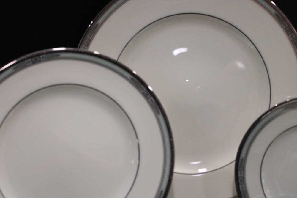 Noritake Fullerton 1 - 5 Pieces Setting 5 Pieces