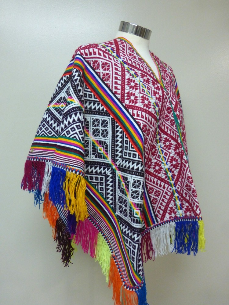 Peruvian Andean Textile - Handmade Awayu Poncho