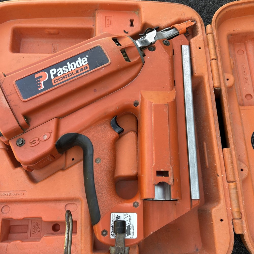 Paslode 30 Degree Framing Nailer (Untested)