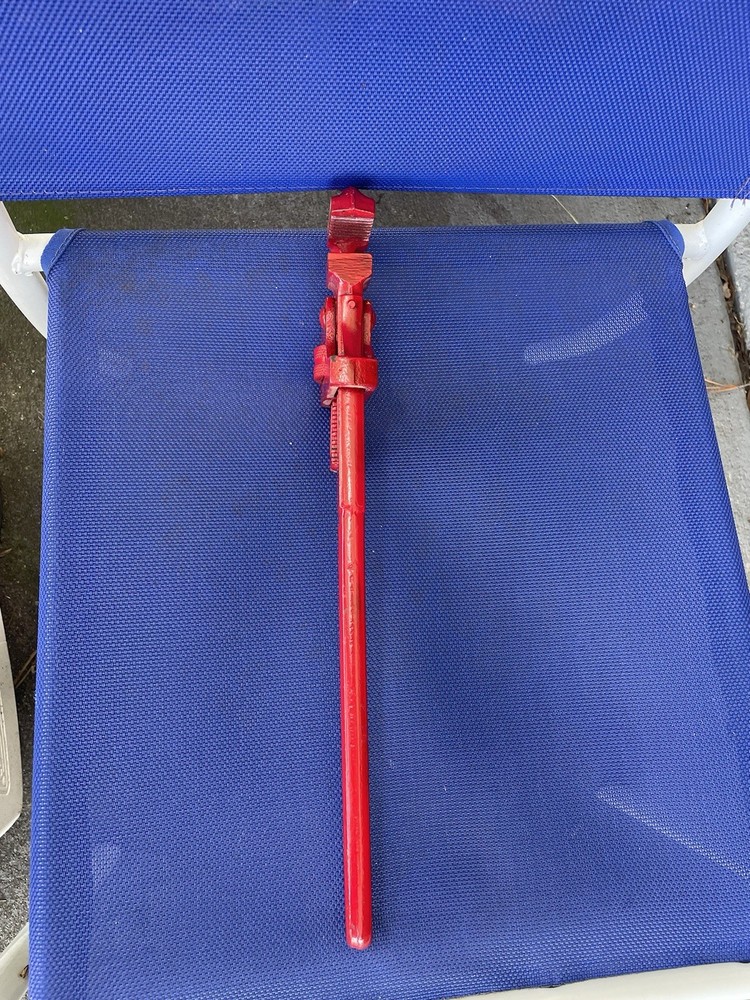 Challenger 18 Inch Pipe Wrench