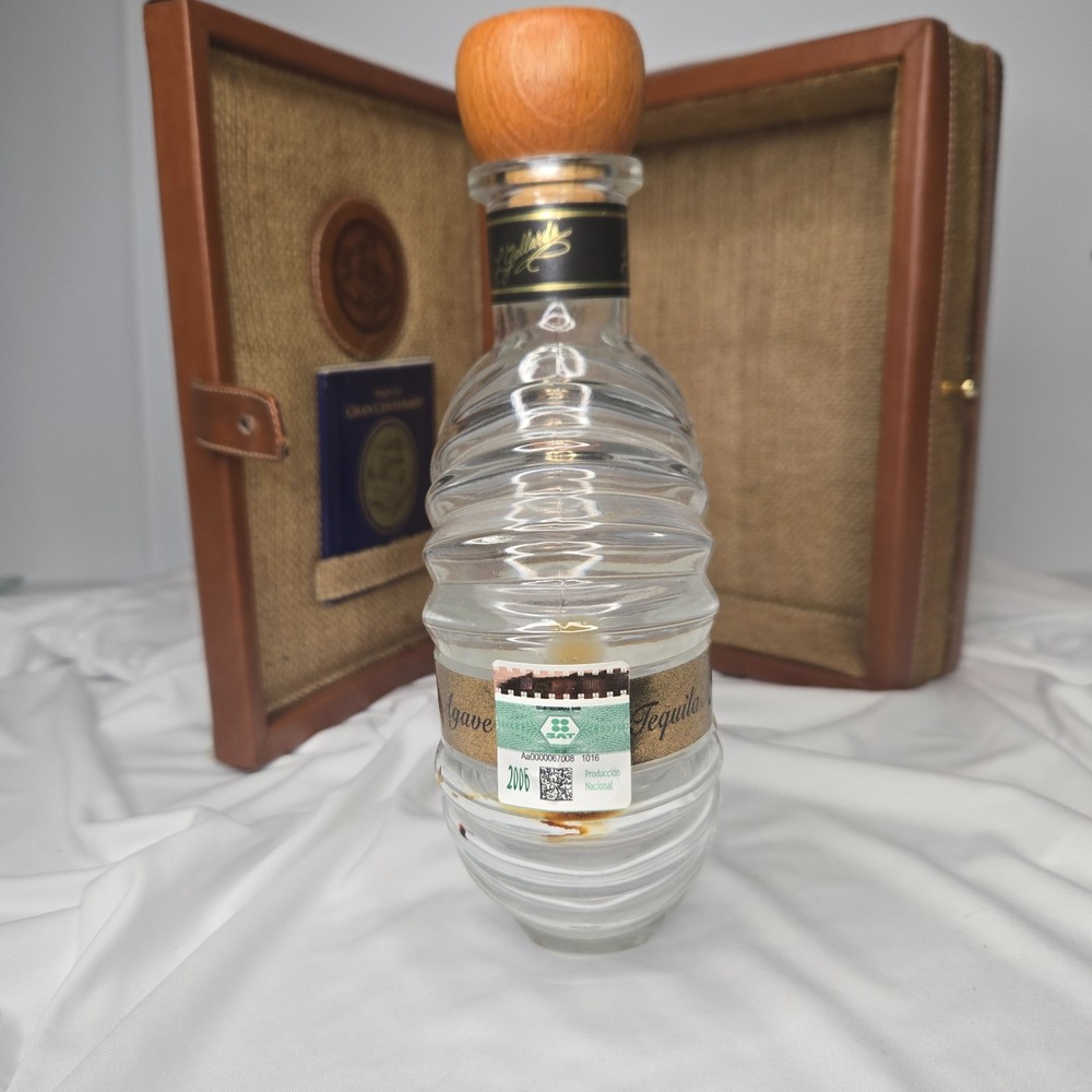 Gran Centenario Reserva del Tequilero Anejo Empty Decanter Bottle Leather Case