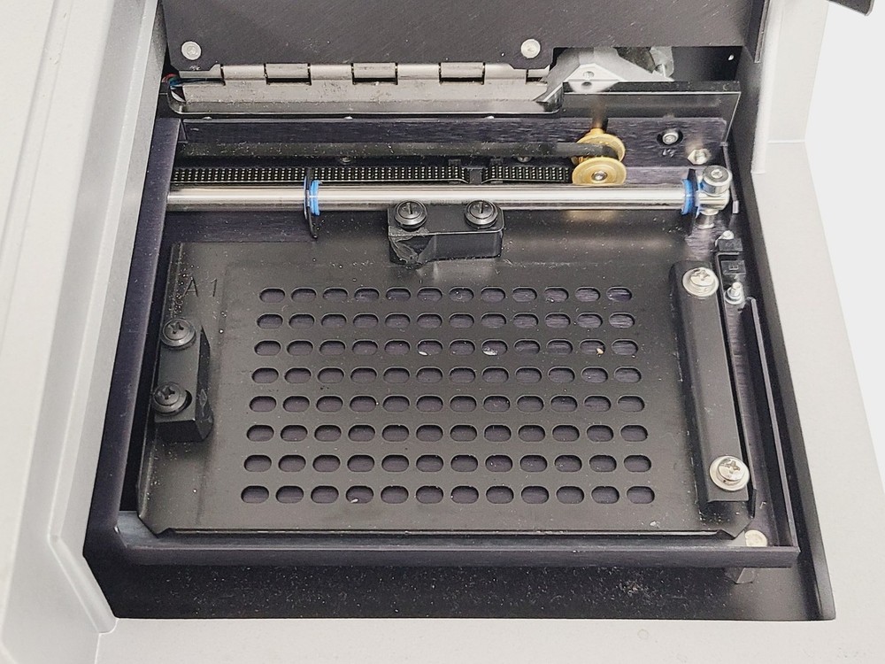 Biotek Instruments ELx808 Microplate Reader
