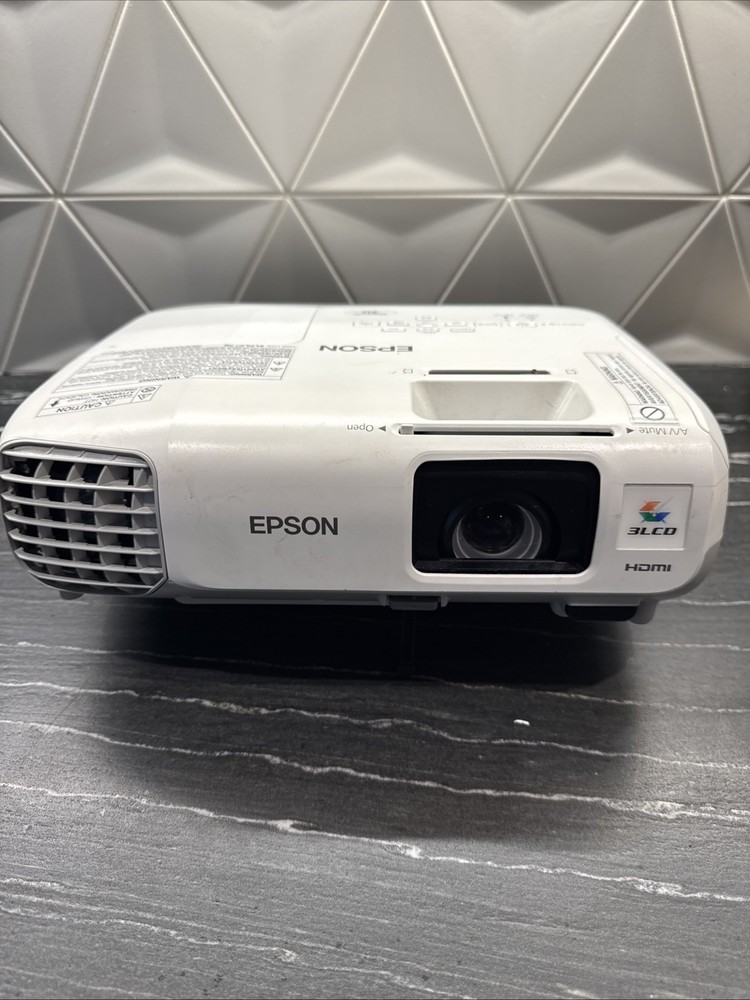 Epson PowerLite X17 3LCD Projector