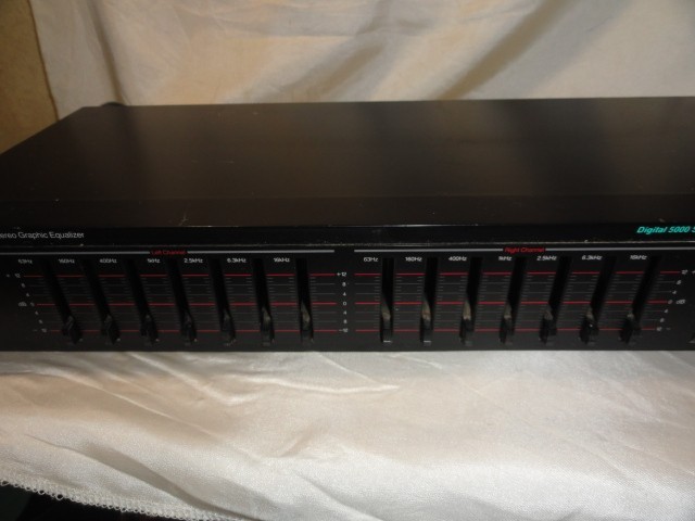 MCS 5000 DIGITAL SERIES STEREO GRAPHIC EQUALIZER MODEL #683-2256E JAPAN TESTED