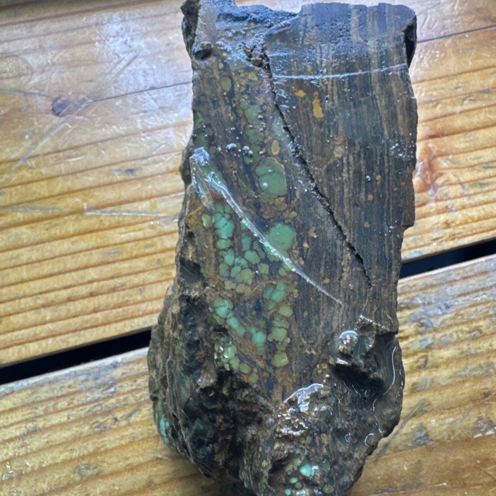 Natural Hubei Green Spider Web Pattern Two Pound , One Inch Thick Layer Through