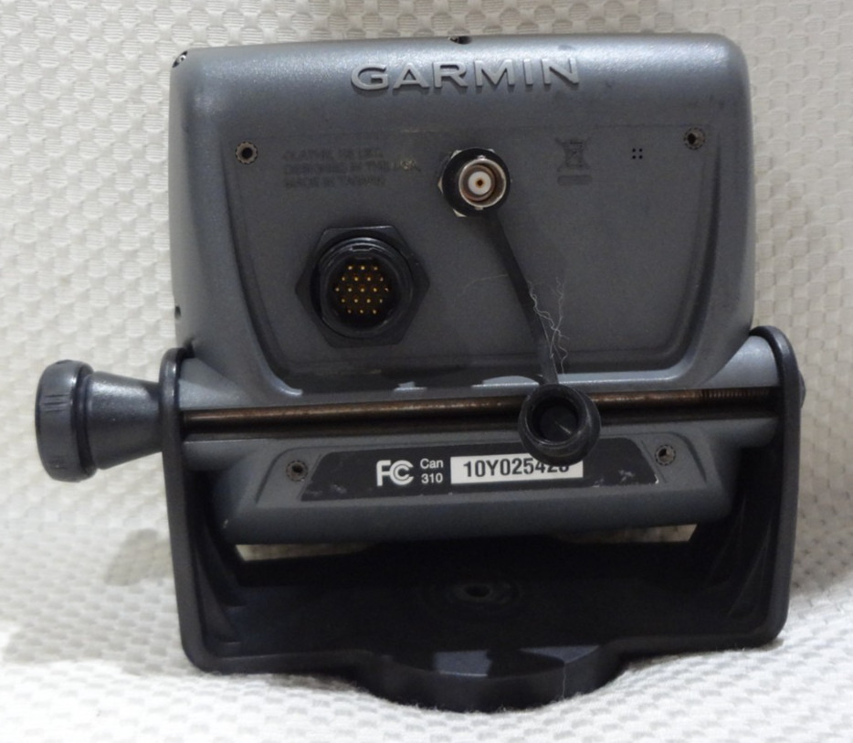 GARMIN GPSMAP 440S CHART PLOTTER FISHFINDER MARINE GPS w/ MOUNT & COVER