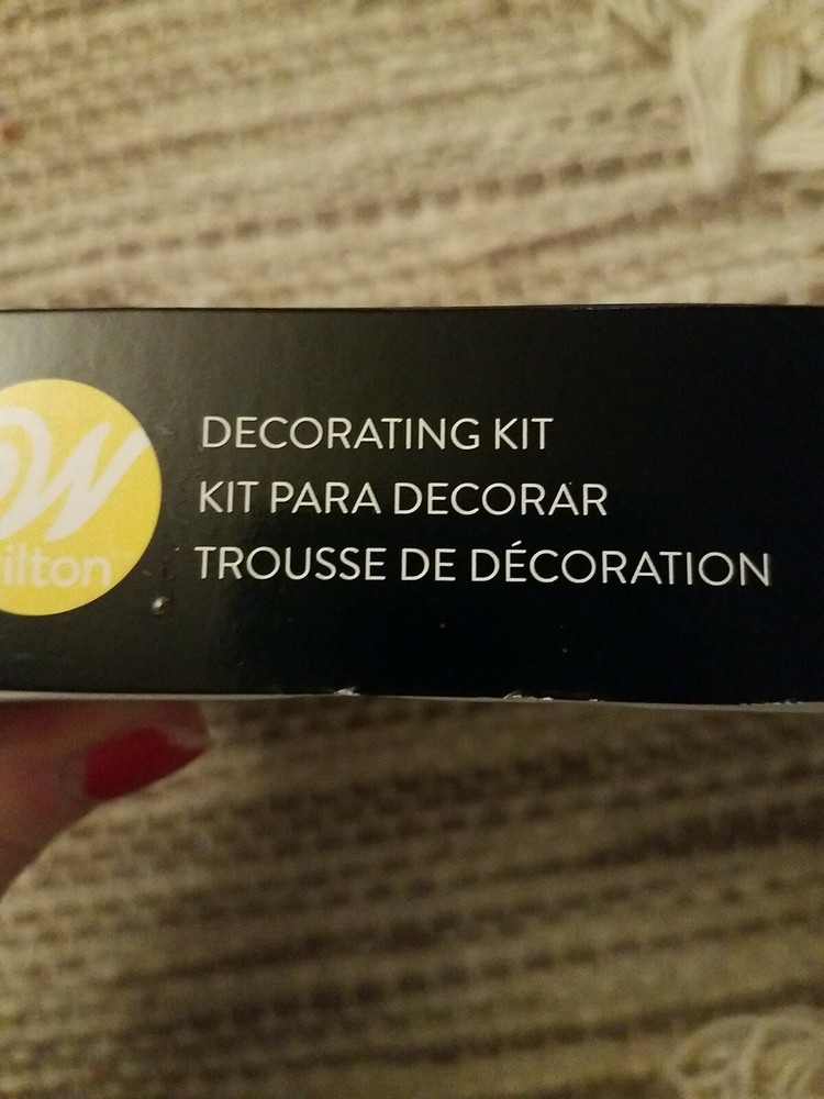 Wilton Decorating Kit Halloween Hand Scary
