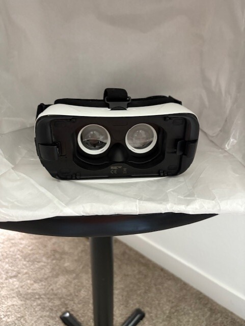 Virtual Reality Gear VR Headset Powered by Oculus Samsung