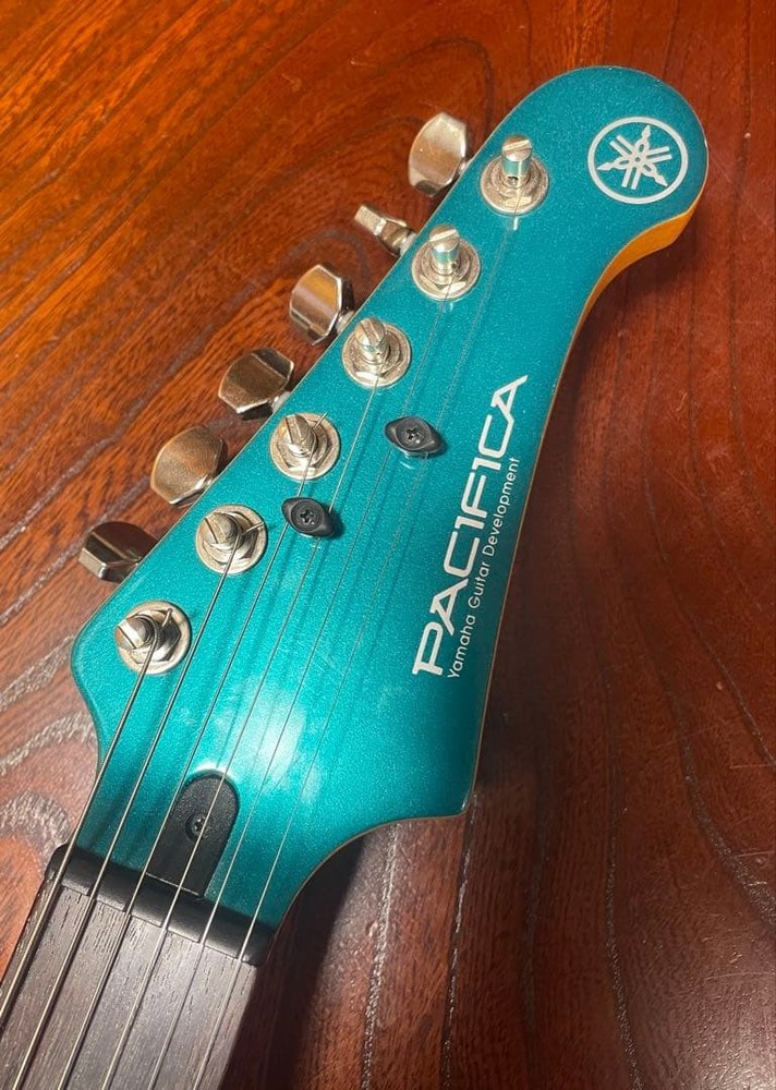 Yamaha PACIFICA 612VIIX