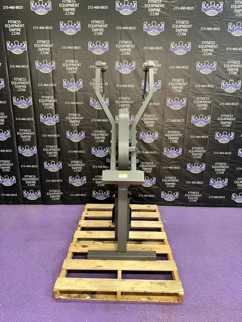 Nautilus Nitro Lat Pulldown w / Swivel Handles