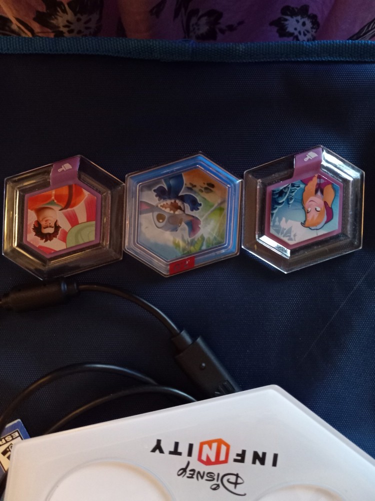 Disney Infinity Xbox 360 Bundle 2.0 see description