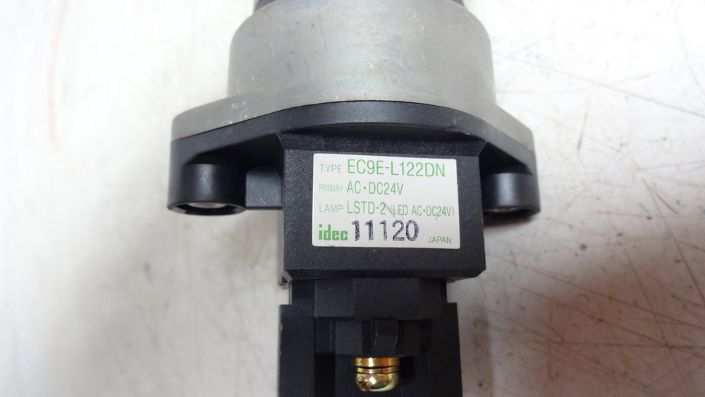 Idec EC9E-L122DN Red Indicator Light 24V Dc/Ac New