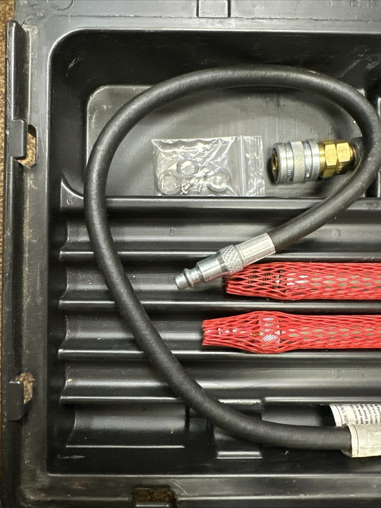 Snap-On EEPV600 Automotive Compression Gauge Set Never Used.