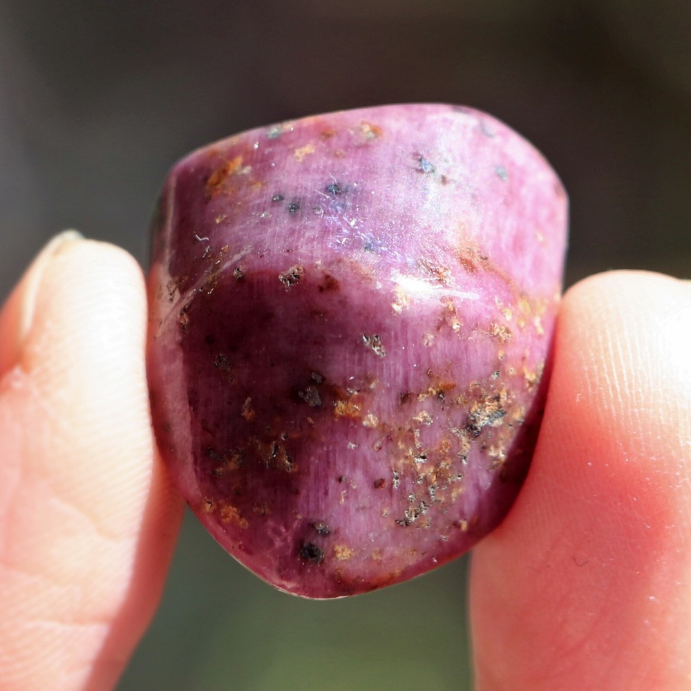 Tumbled Stone: Ruby, Red Corundum from India (RUB41)