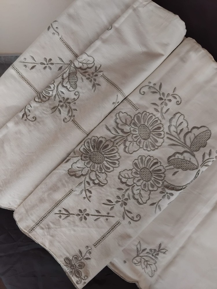 Embroidered Tablecloth 12