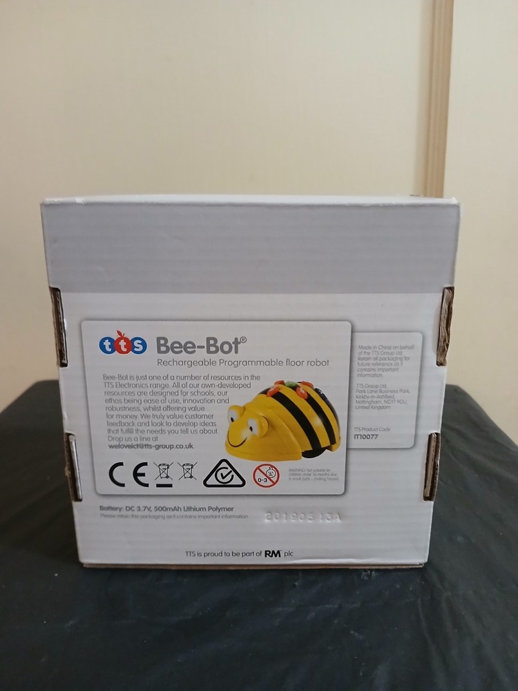 Bee-Bot Programmable Toy Robot Educational STEM Rechargeable Coding Toy IT10380