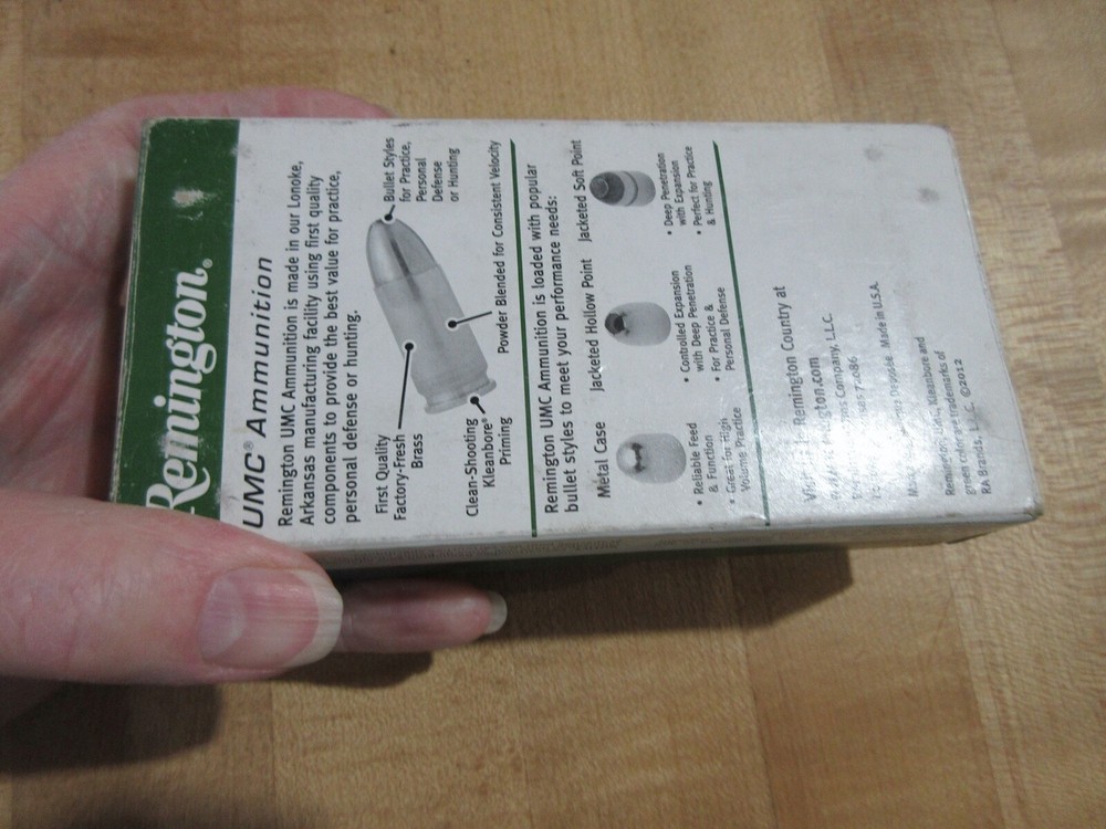 Empty Ammo Box Remington UMC 40 S & W with insert (w17) # 97