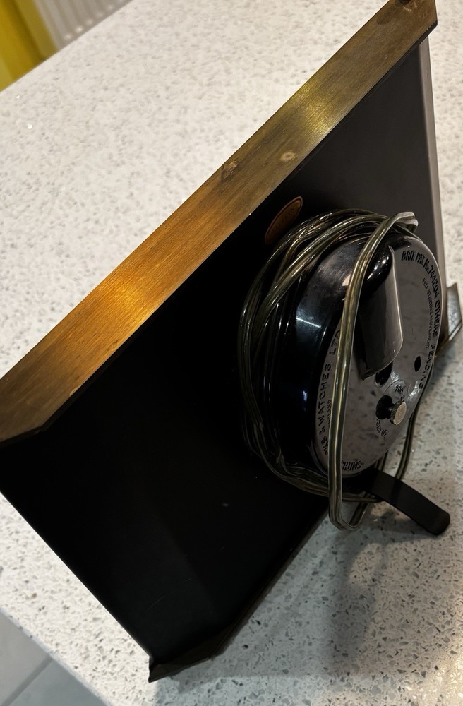Smiths Art Deco Mantle Clock ( Missing Glass, Untested )