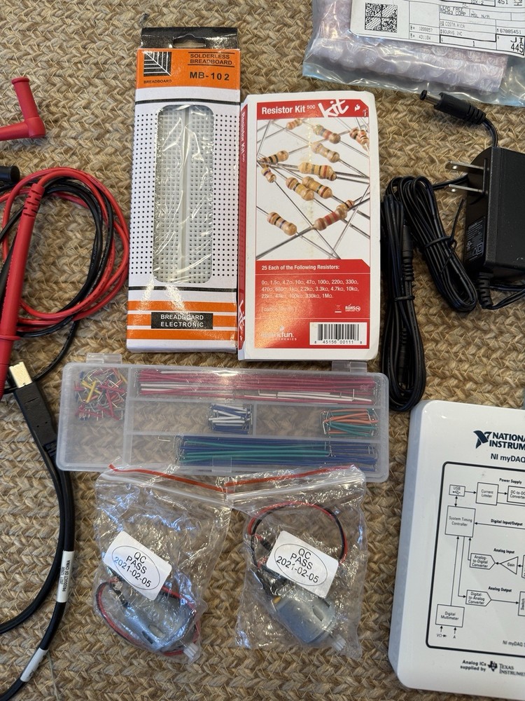 NATIONAL INSTRUMENTS NI myDAQ Data Acquisition Device + Extras