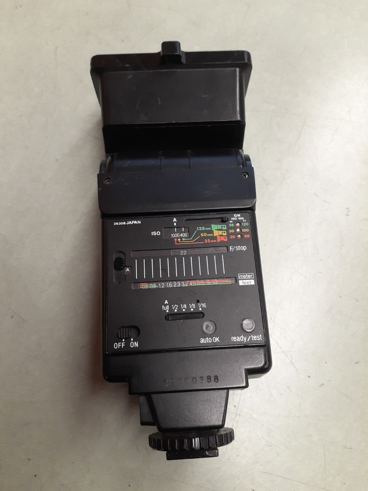 SunPak 333 Thyristor Auto Zoom Flash - Black