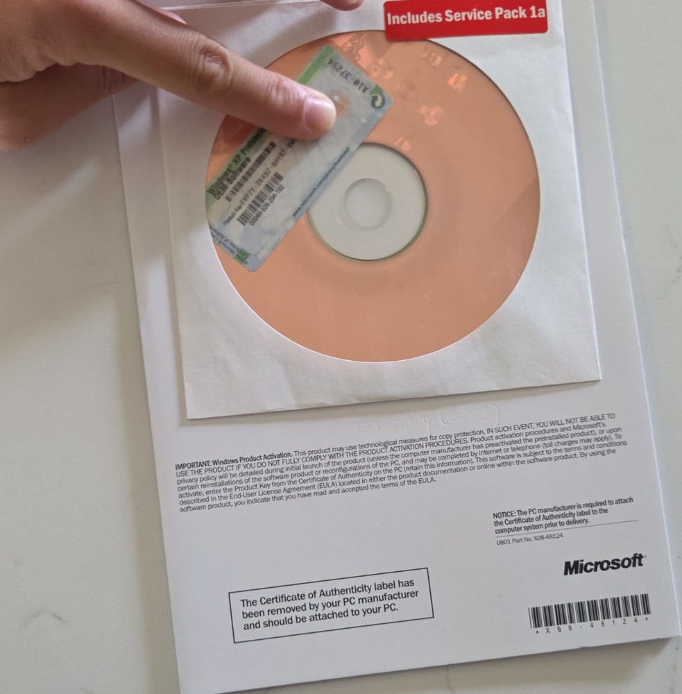 Microsoft Windows XP Professional SP1a CD English Operating System Version 2002