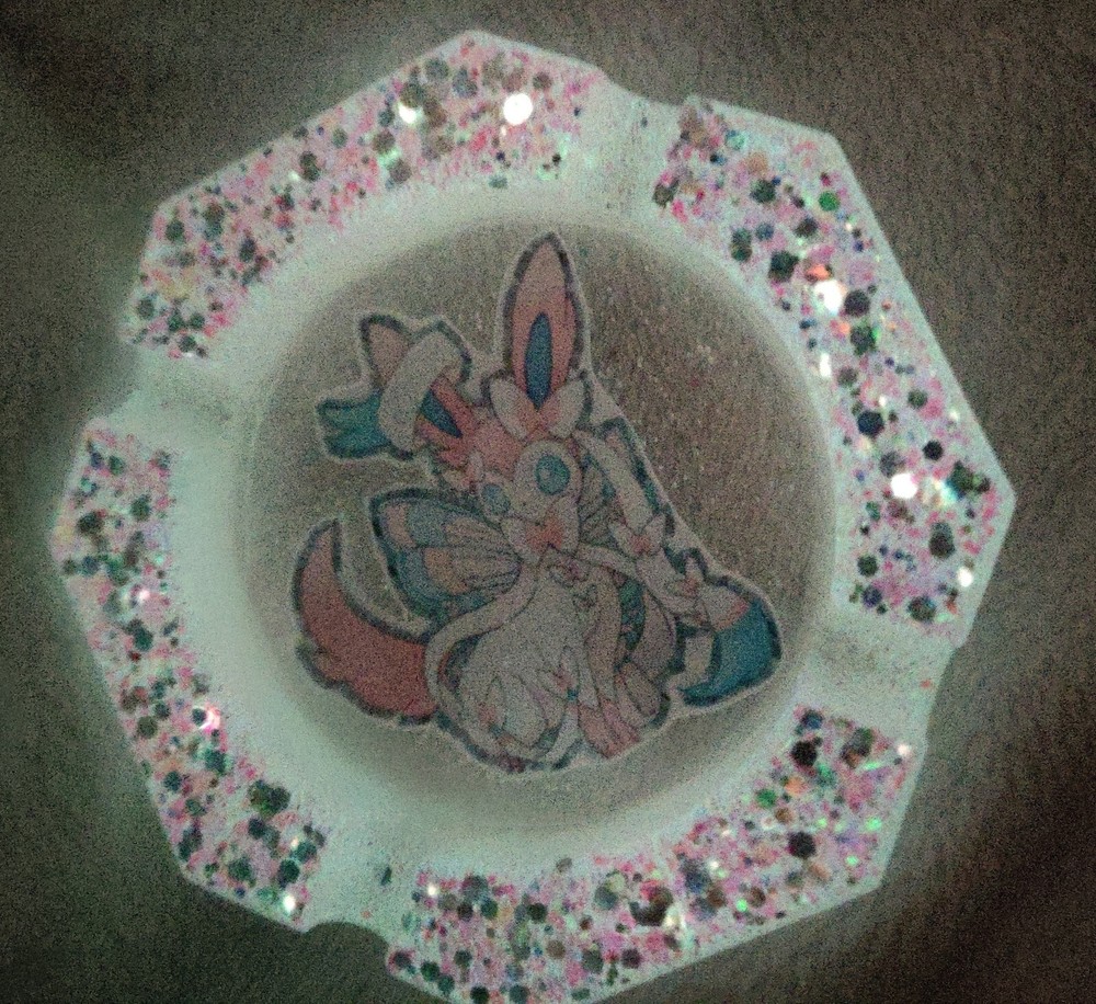 Sylveon Ashtray (Glows)