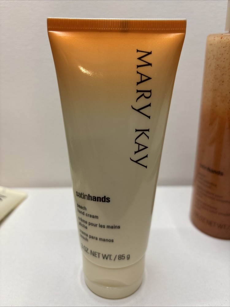 Mary Kay Peach Satin Hands Pampering Set