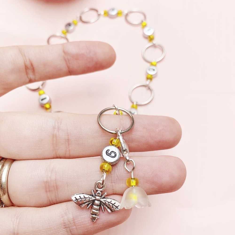 Bee chain row counter for knitting